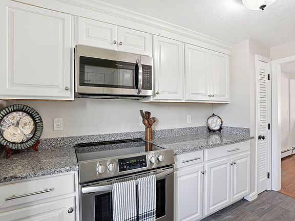 3rd image of 848 Plain St #32