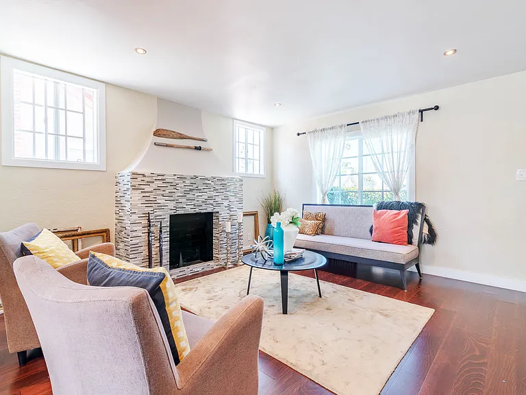 3877 3rd Ave — Photo 8