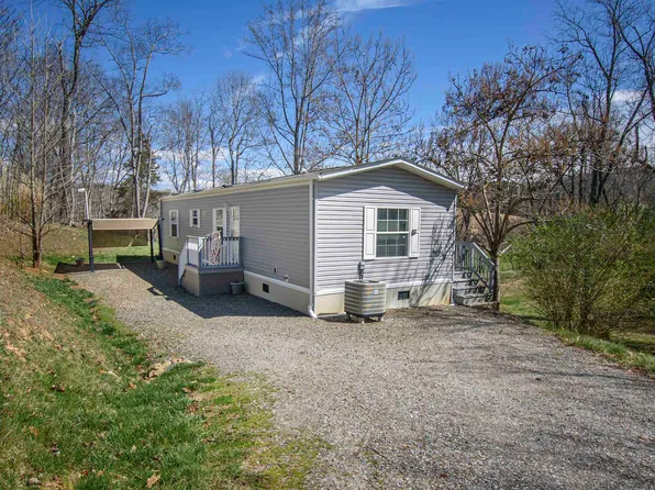 6979 Beach Dr, Radford, VA 24141