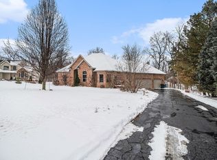 108 Lolabell Dr, Valparaiso, IN 46385