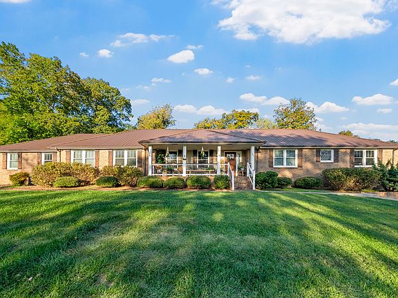 2nd image of 441 Rivermont Dr