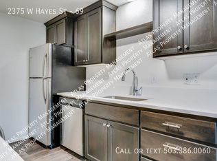 2375 W Hayes St APT 69, Woodburn, OR 97071