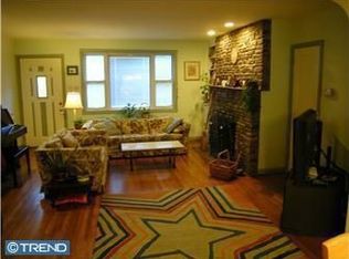 8018 Hammond Rd, Cheltenham, PA 19012