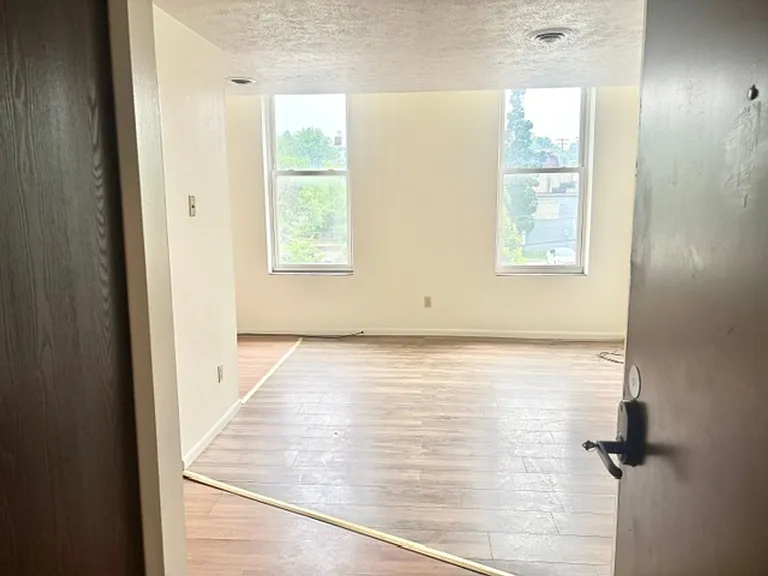 570 Miller Ave — Photo 4