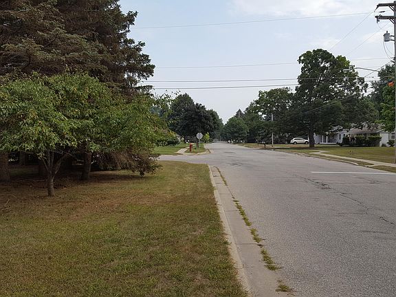 3rd image of 901 Seminole Ave
