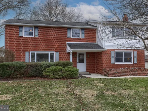 7041 Terrann Dr, Harrisburg, PA 17112