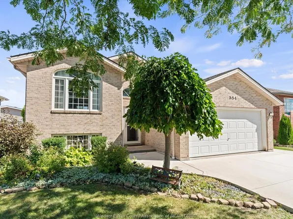 584 Pettypiece Dr, Amherstburg, ON N9V 4C9