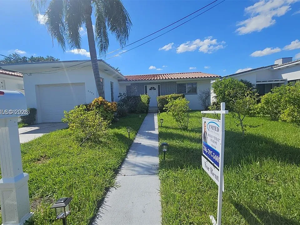 9356 Byron Ave