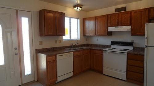 5th image of 2007 S Sylvester Dr