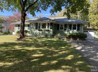 37 Leoson Pkwy, Old Tappan, NJ 07675