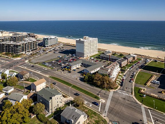 2nd image of 333 Ocean Blvd APT 10