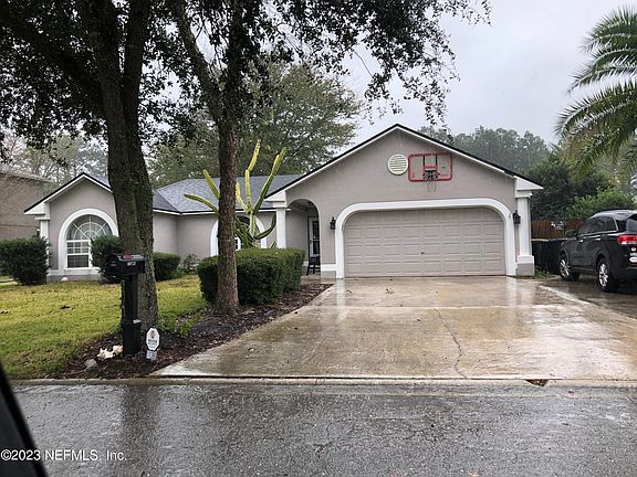 3rd image of 11390 ASTON HALL Drive S