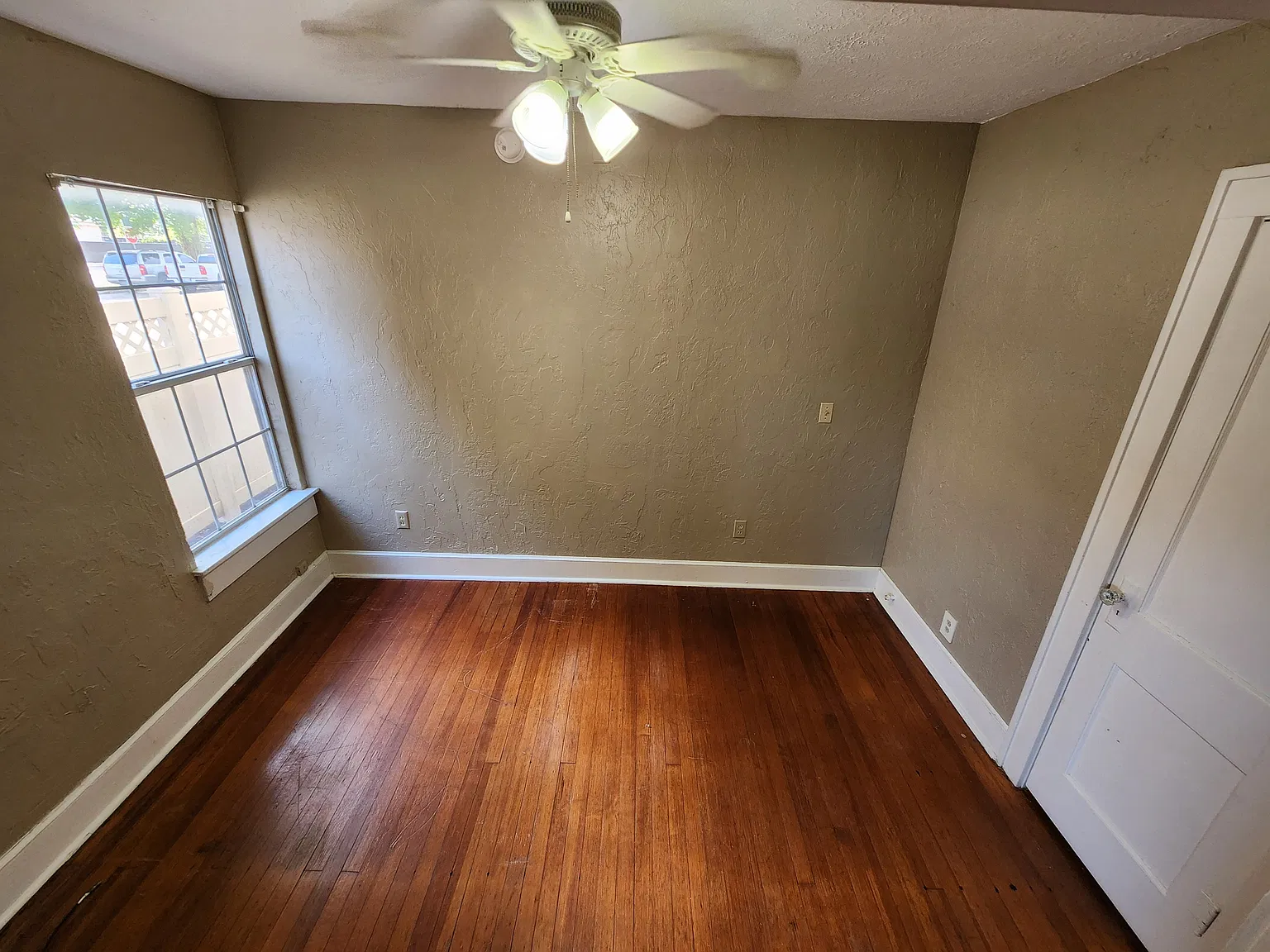 827 E Main St Apt A- CCL Villas LLC - 1 — Photo 3