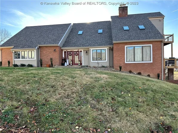 258 Gentle Breeze Dr, Chapmanville, WV 25508