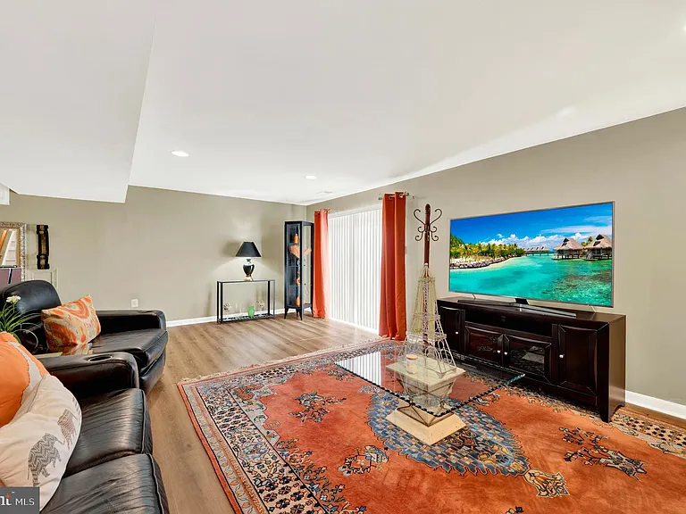 533 Rubens Cir — Photo 56