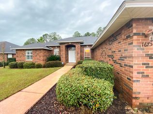 1675 Champagne Ave, Gulf Breeze, FL 32563