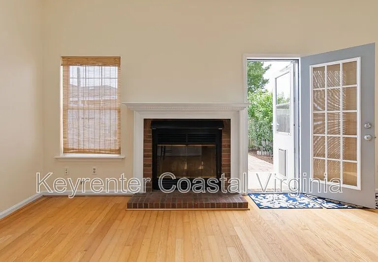 922 Pocahontas Ct — Photo 4