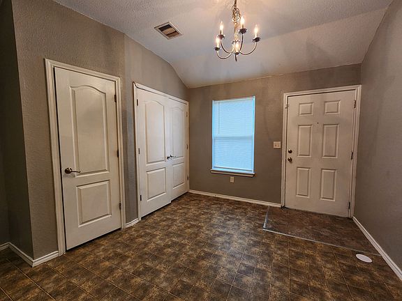 4th image of 1437 Fulton Ave