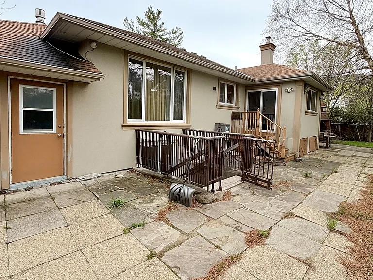 169 McGill St — Photo 4
