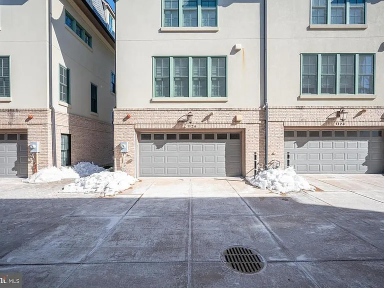 1126 N Stuart St — Photo 18