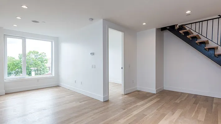 Rented by Nooklyn NYC LLC | media 71