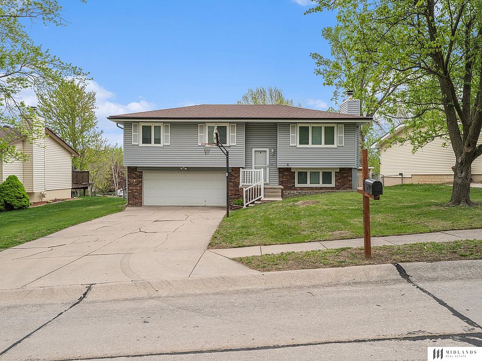 1st image of 2302 Scarborough Dr