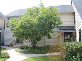 698 Wakefield Rd, Gurnee, IL 60031