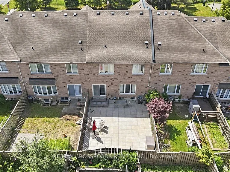 8 Culver Ln — Photo 38