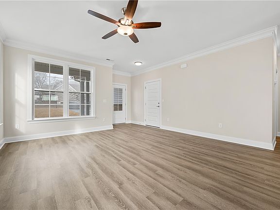 5th image of 112 Oak Grove Rd