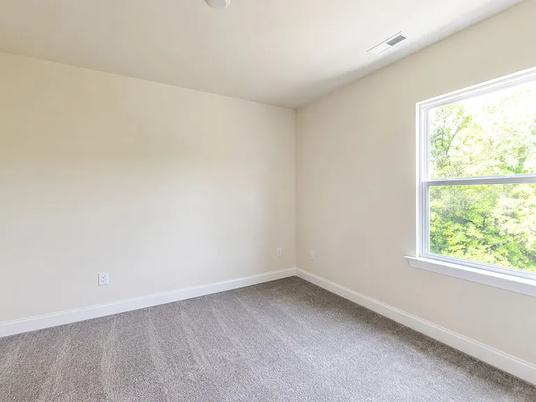 104 Kentmore Dr — Photo 17