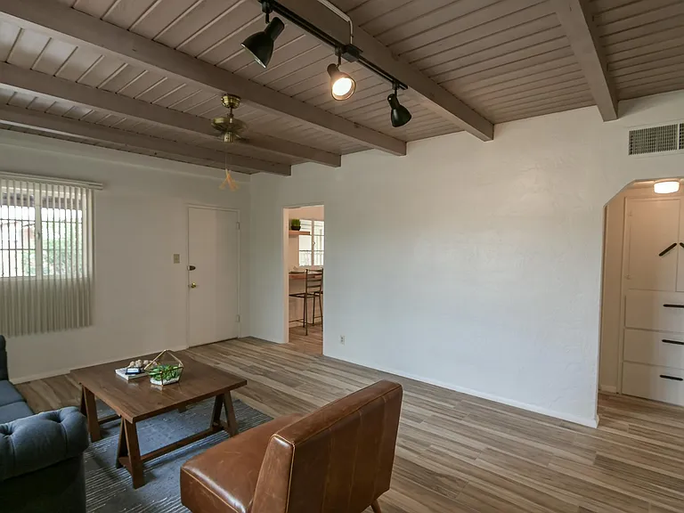 1226 E Mitchell St — Photo 15