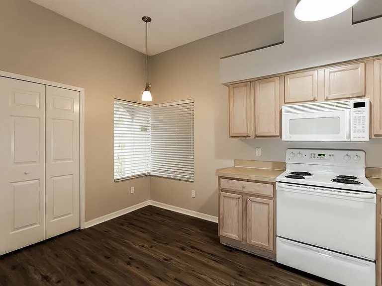 6415 Buckhead Ct — Photo 7
