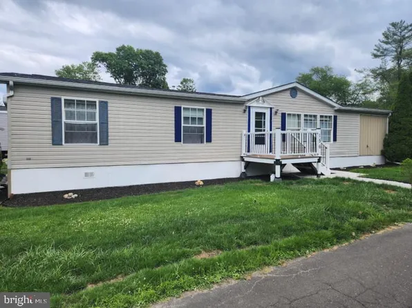 156 Wooded Dr, Doylestown, PA 18901