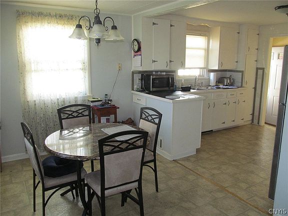 3rd image of 132 Hamden Dr