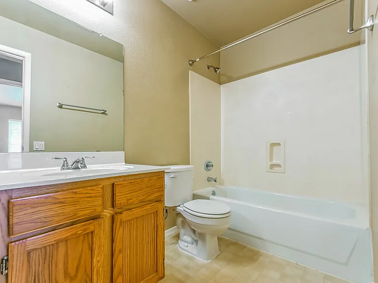 1370 W Gary Dr — Photo 15