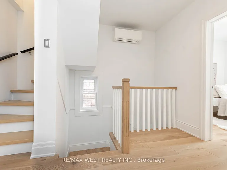 469 Clendenan Ave — Photo 13