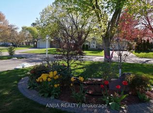 4 Southdale Dr, Markham, ON L3P1J7