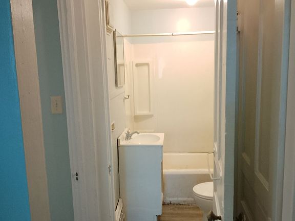 5th image of 406 E Gilbert St #1