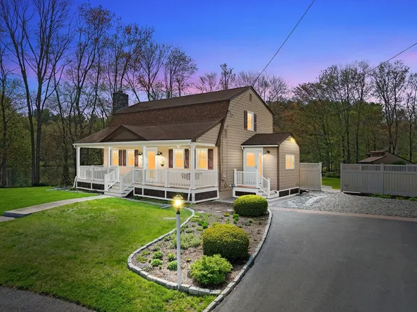 60 Saint Andre Dr, Uxbridge, MA 01569