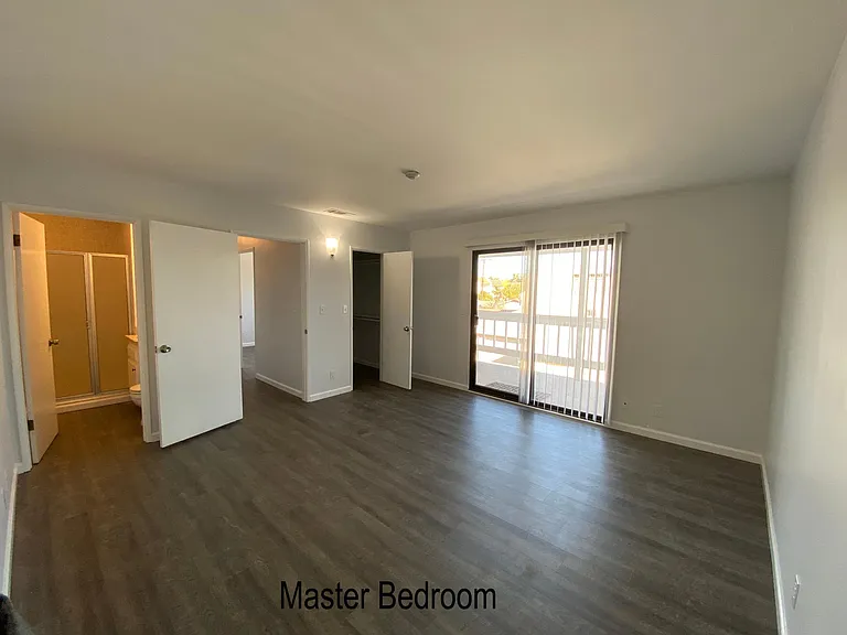 1816 Marshallfield Ln #B — Photo 8