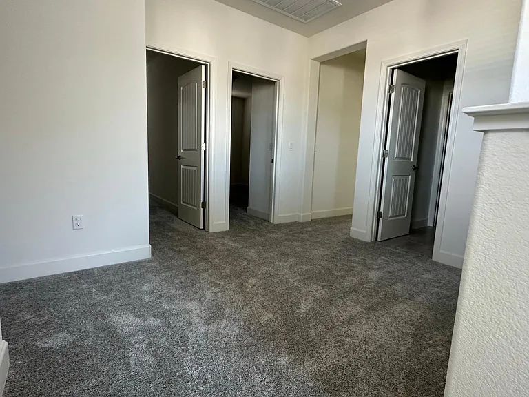 549 Knightsbridge Ct — Photo 14