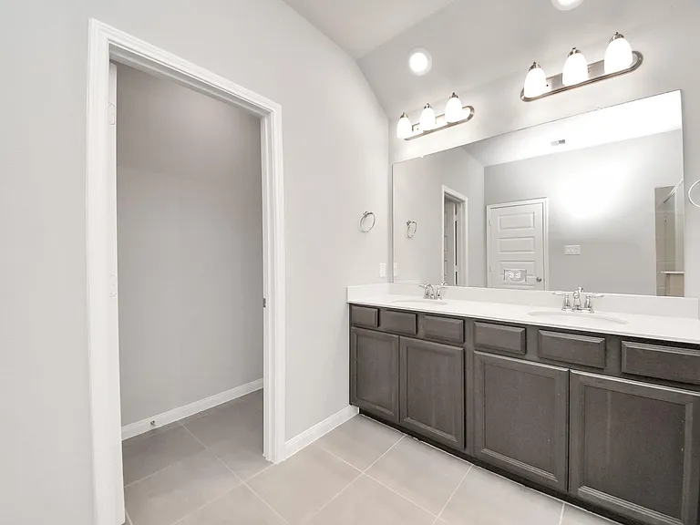 518 Ellwood Terrace Ln — Photo 23