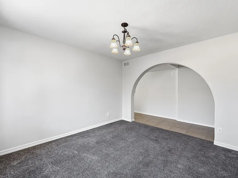 11823 N 65th Ave — Photo 5
