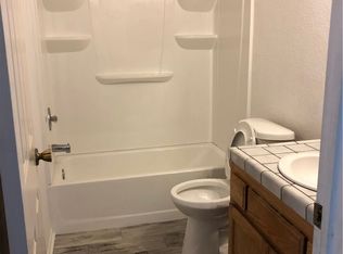 16086 Green Hill Dr, Victorville, CA 92394
