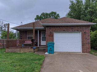 3027 W Mount Vernon St, Springfield, MO 65802