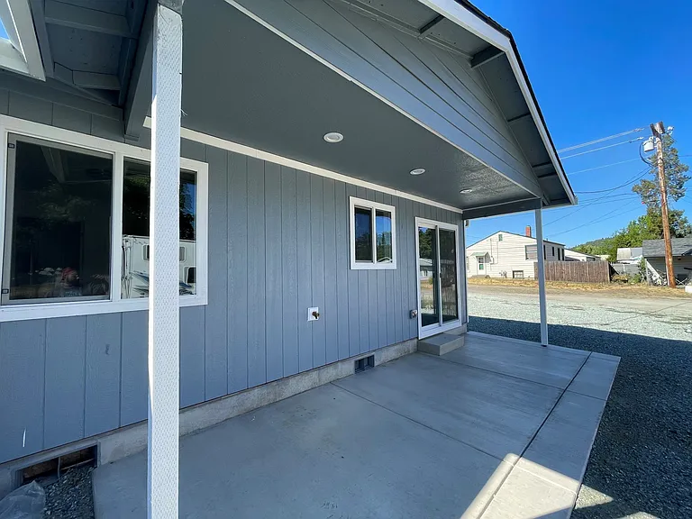 325 W 1st Ave — Photo 15
