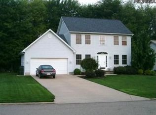 340 Lauretta Ln, Hubbard, OH