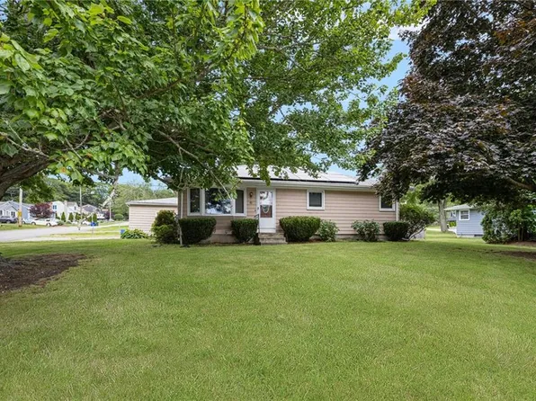 82 Sherry Ave, Bristol, RI 02809