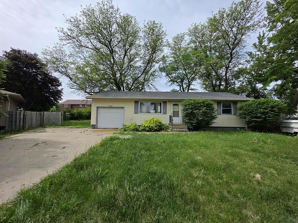 1st image of 3416 Carmel Ct