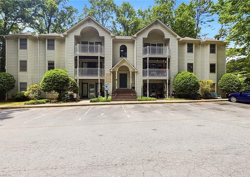 1st image of 5934 W Friendly Ave Unit J